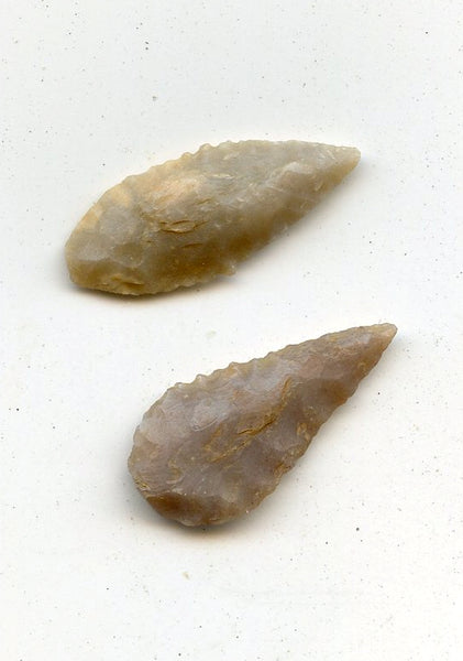 Lot of 2 various stone arrowheads, North Africa, Neolithic period, c.5000-3000 BC