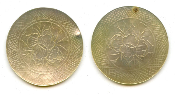 Round mother-of-pearl gaming counter, S. China, 18th–early 20th century