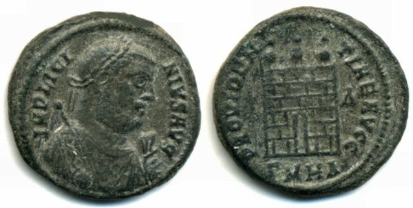 Quality camp-gate follis of Licinius I (307-324 AD)