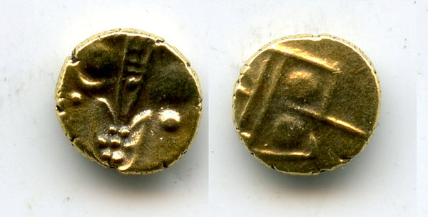 Rare gold fanam minted by the Dutch VOC company in Tuticorin, ca.1658-1779, South-Eastern India (Herrli #3.07.03 var. with a sun and crescent)