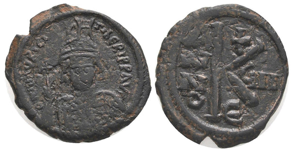 Very nice half follis of Maurice Tiberius (582-602 CE), Constantinople mint, Byzantine Empire
