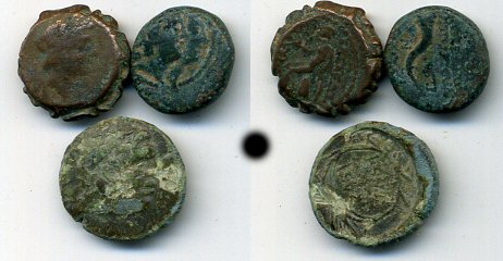 Lot of 3 various ancient Greek bronzes, 4th century BC - 1st century AD
