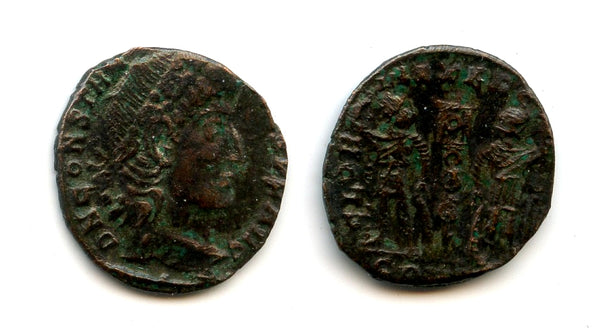 GLORIA EXERCITVS AE3 of Constantius II (337-361 CE), Constantinople, Roman Empire