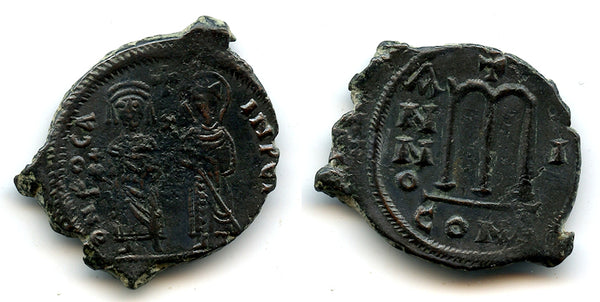 Bronze follis of Phocas and Leontia (602-610 AD), Constantinople mint, Byzantine Empire