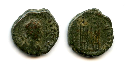 Scarcer camp-gate AE4 of Valentinian II (375-392), Thessalonica, Roman Empire