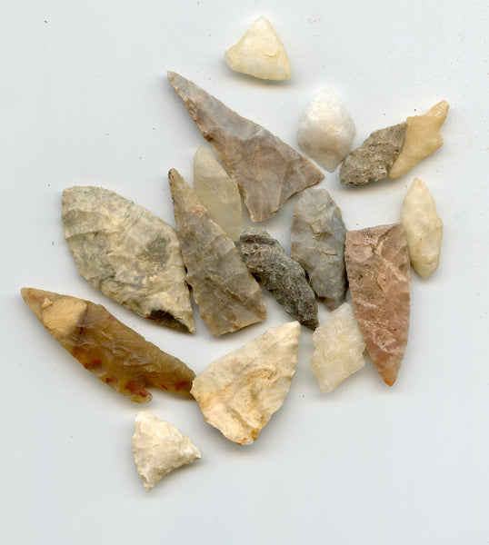 Lot of 16 various stone arrowheads, North Africa, Neolithic period, c.5000-3000 BC