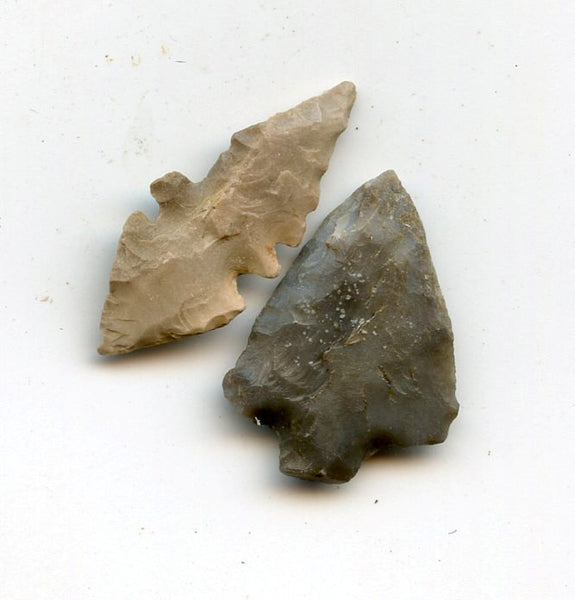 Lot of 2 various stone arrowheads, North Africa, Neolithic period, c.5000-3000 BC