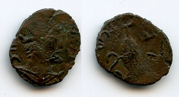 Crude barbarous antoninianus of Tetricus I (270-273 AD), sacrificial implements reverse
