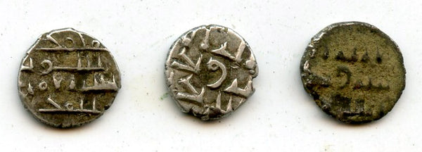 Lot of 3 nice silver dammas, late 900s CE, Habbarid Amirs of Sind