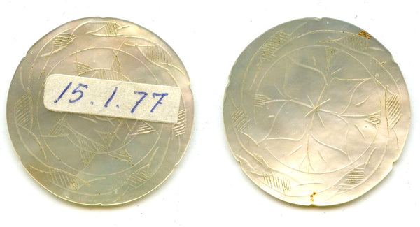 Round mother-of-pearl gaming counter, S. China, 18th–early 20th century