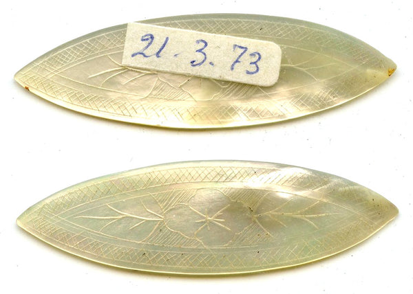 Large oval mother-of-pearl gaming counter, S. China, 18th–early 20th century