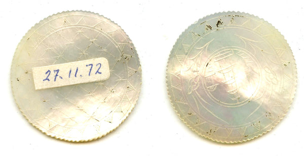 Round mother-of-pearl gaming counter, S. China, 18th–early 20th century