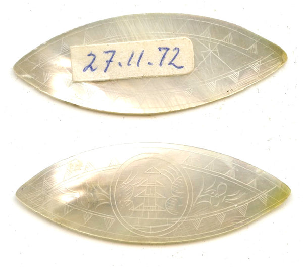 Large oval mother-of-pearl gaming counter, S. China, 18th–early 20th century
