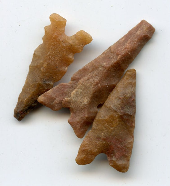 Lot of 3 flint arrowheads, Algeria/North Africa, late Neolithic period, ca.3000 BC