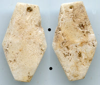 1046-771 BC - Very rare! Quartz cowrie-shell imitation with a hole for stringing, Western Zhou dynasty (1046-771 BC), Xinjiang, China - Hartill #1.2var